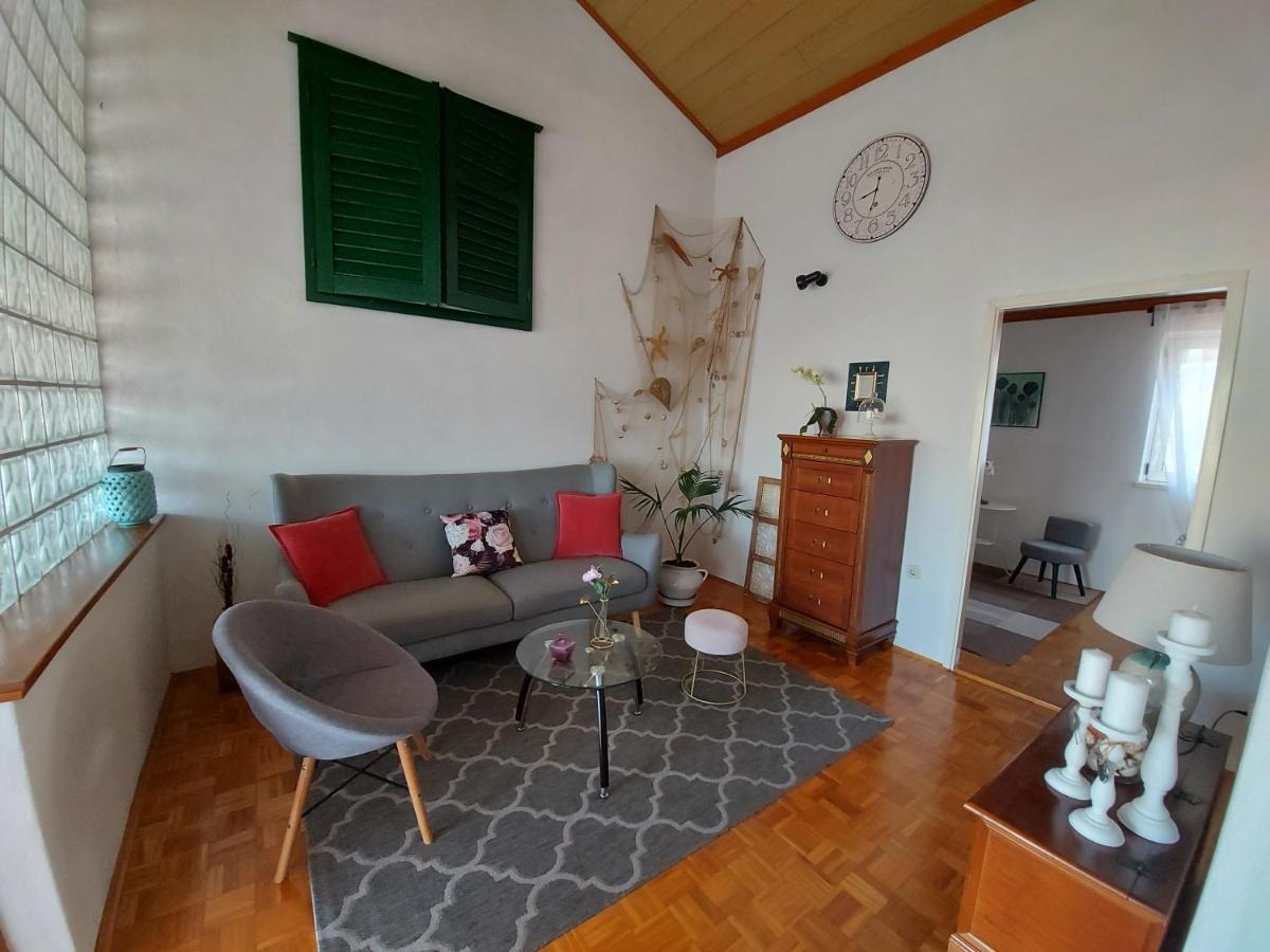 Apartments And Rooms Villa Dona มาคาร์สกา ภายนอก รูปภาพ