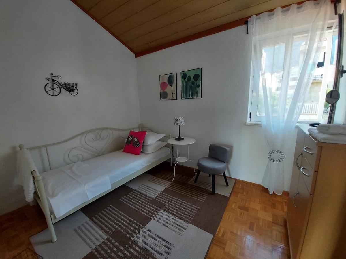 Apartments And Rooms Villa Dona มาคาร์สกา ภายนอก รูปภาพ