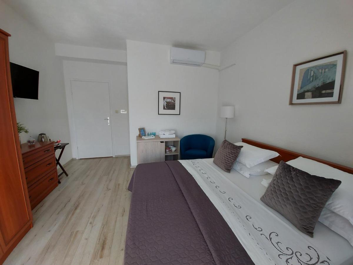 Apartments And Rooms Villa Dona มาคาร์สกา ภายนอก รูปภาพ