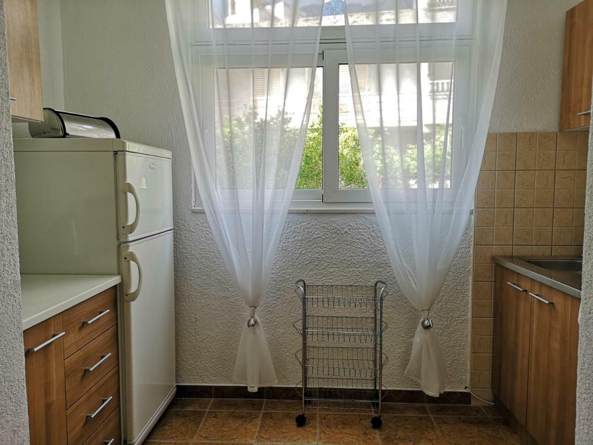 Apartments And Rooms Villa Dona มาคาร์สกา ภายนอก รูปภาพ