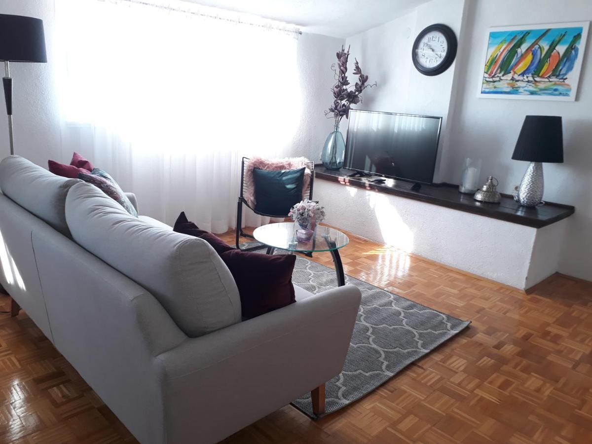 Apartments And Rooms Villa Dona มาคาร์สกา ภายนอก รูปภาพ