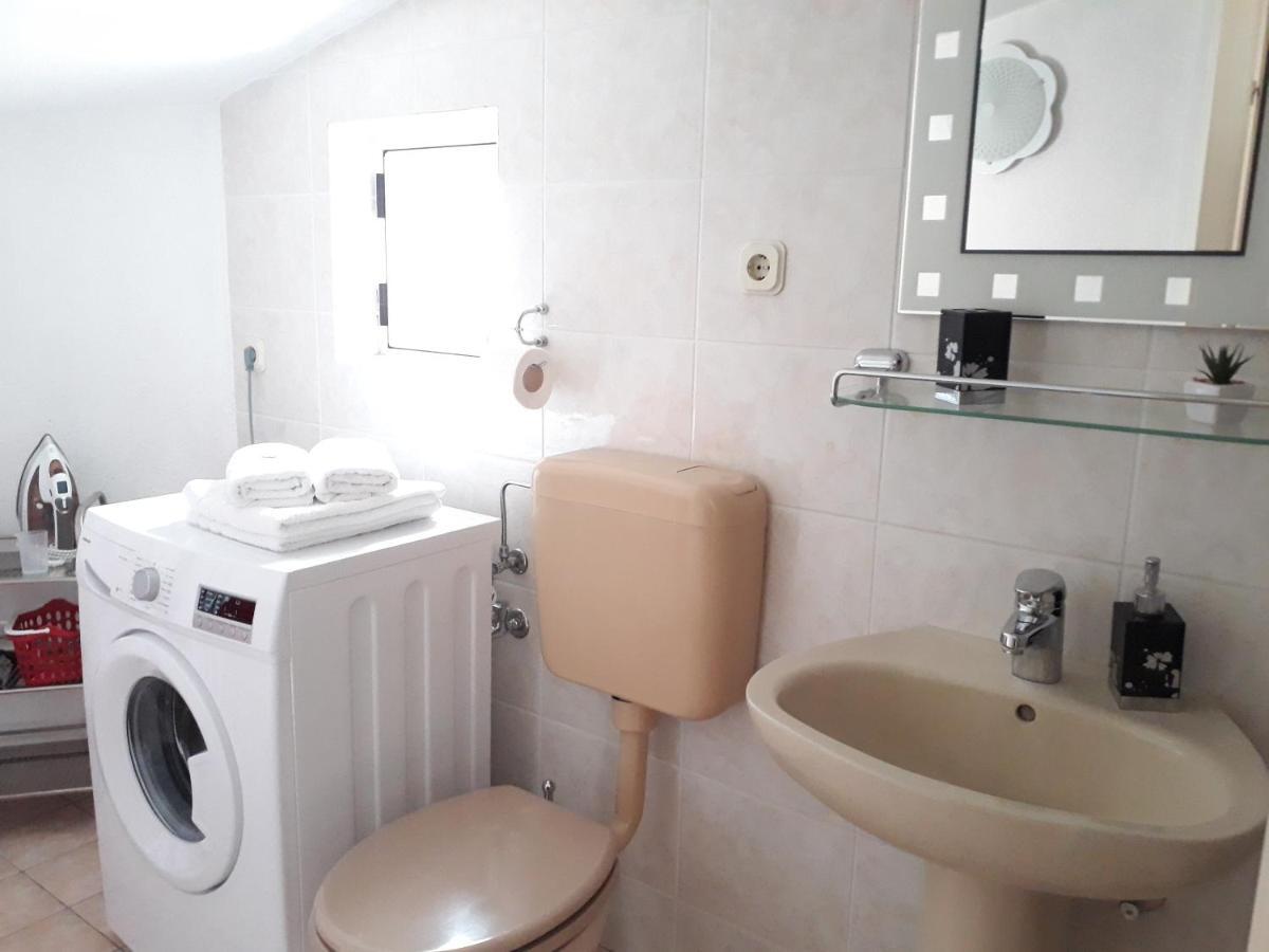 Apartments And Rooms Villa Dona มาคาร์สกา ภายนอก รูปภาพ