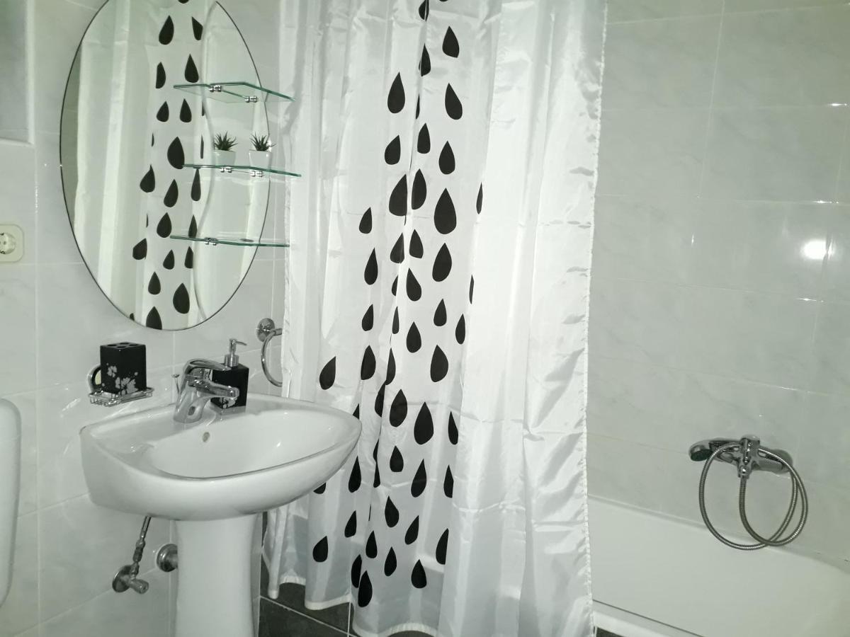 Apartments And Rooms Villa Dona มาคาร์สกา ภายนอก รูปภาพ